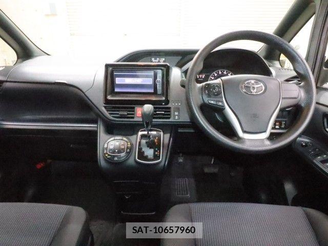 Toyota VOXY 2014-07 8686898-2