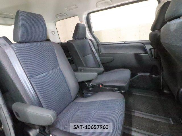 Toyota VOXY 2014-07 8686898-4