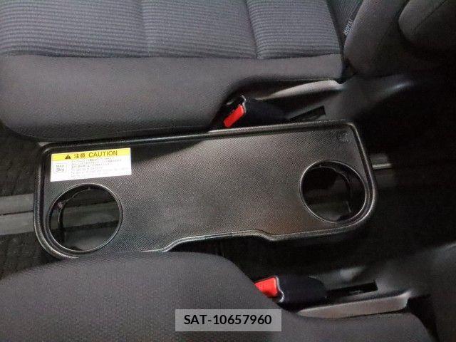 Toyota VOXY 2014-07 8686898-8