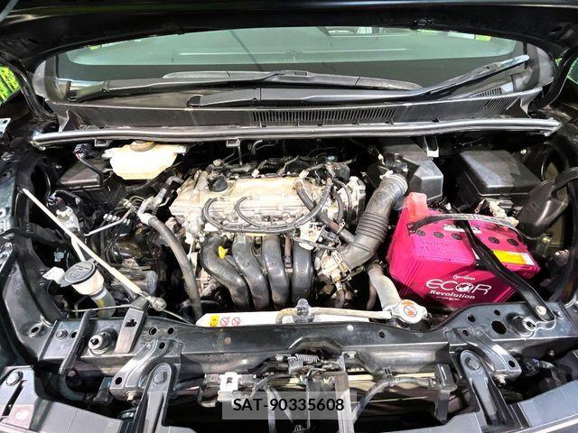 Toyota VOXY 2018-10 8686886-18