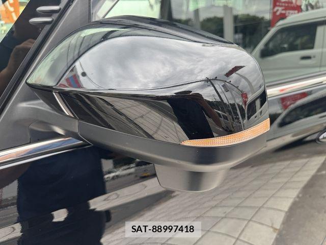 Toyota VOXY 2024-11 8686882-10
