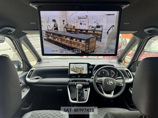 Toyota VOXY 2024-11 8686882-24