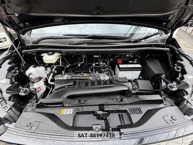 Toyota VOXY 2024-11 8686882-26