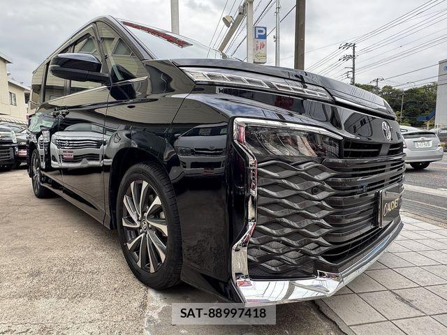 Toyota VOXY 2024-11 8686882-4