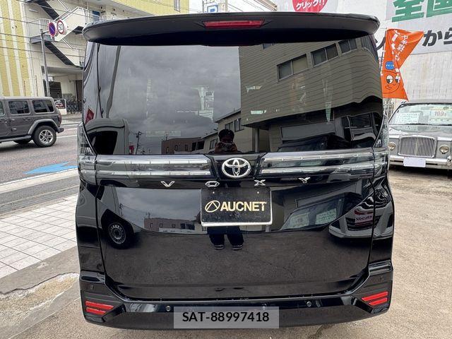 Toyota VOXY 2024-11 8686882-7
