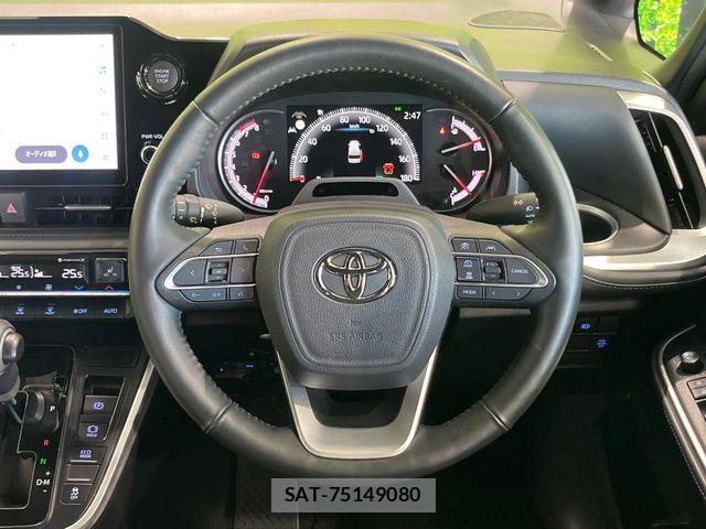 Toyota VOXY 2023-11 8686879-11
