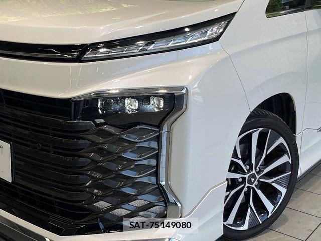 Toyota VOXY 2023-11 8686879-12