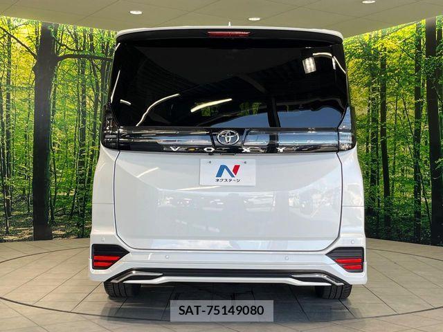 Toyota VOXY 2023-11 8686879-15