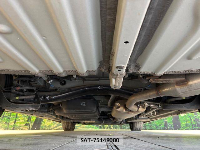 Toyota VOXY 2023-11 8686879-19