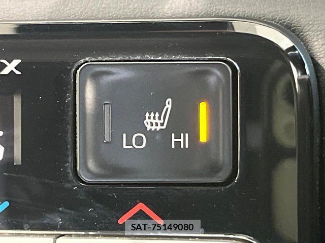 Toyota VOXY 2023-11 8686879-4