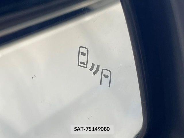 Toyota VOXY 2023-11 8686879-5