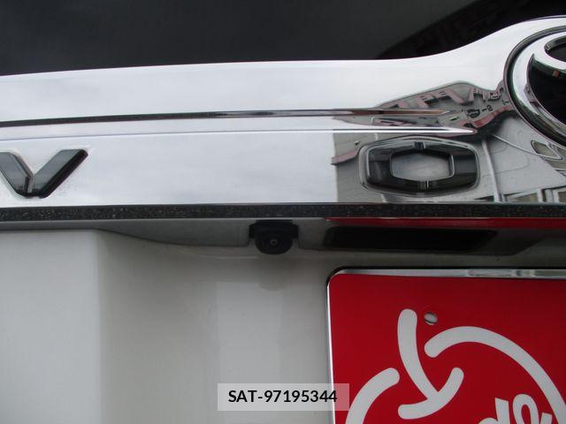 Toyota VOXY 2016-09 8686890-23