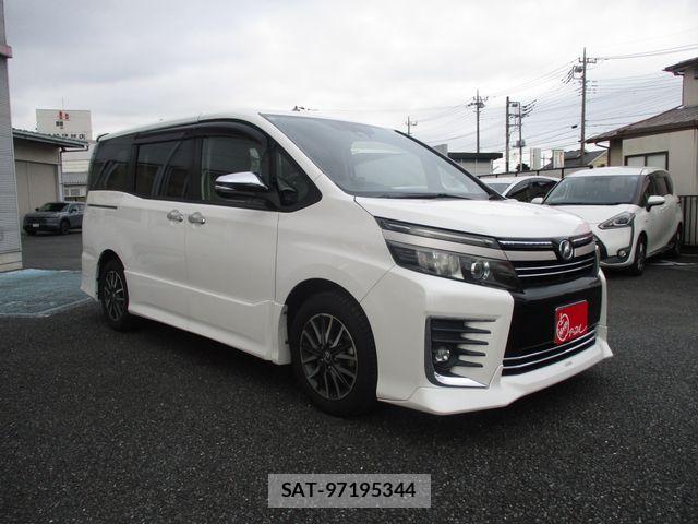 Toyota VOXY 2016-09 8686890-4