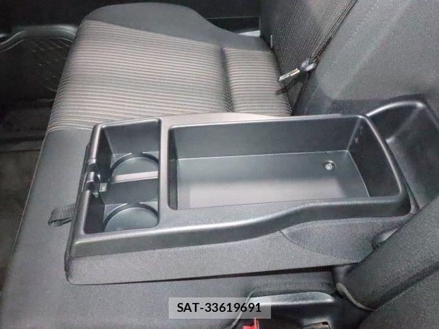 Toyota VOXY 2017-09 8686894-10