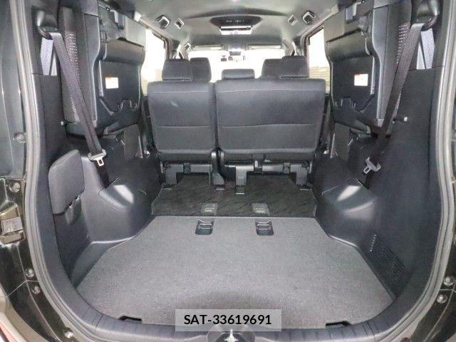 Toyota VOXY 2017-09 8686894-13