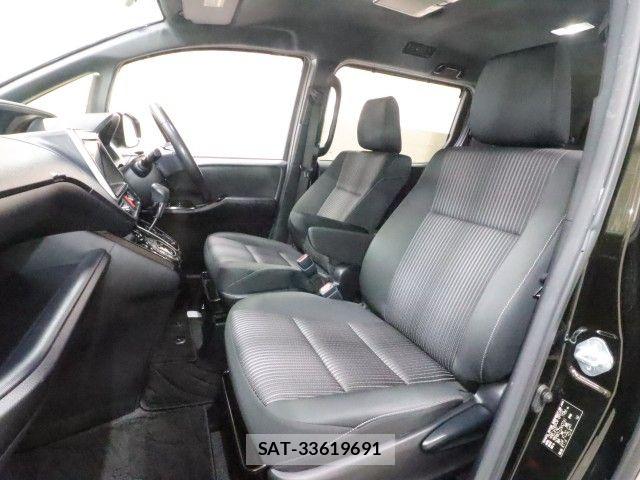 Toyota VOXY 2017-09 8686894-7