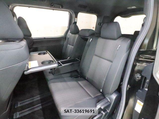 Toyota VOXY 2017-09 8686894-8