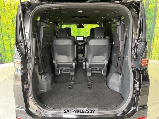 Toyota VOXY 2022-04 8686881-11