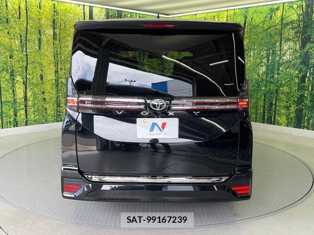 Toyota VOXY 2022-04 8686881-16