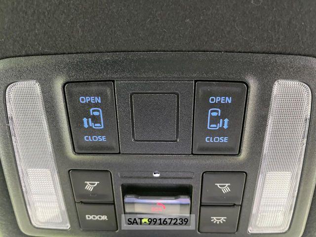 Toyota VOXY 2022-04 8686881-5