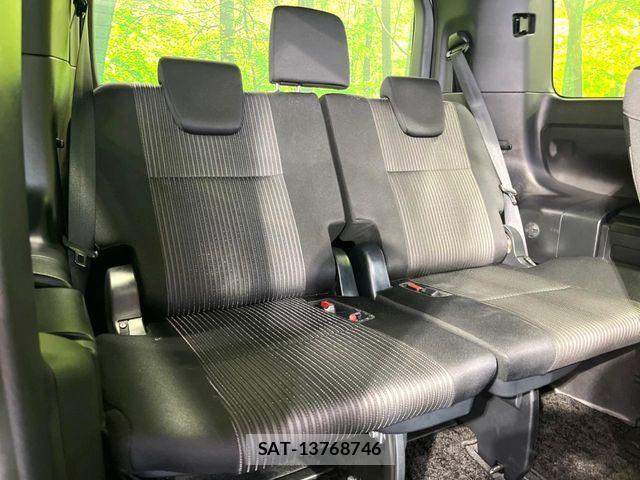 Toyota VOXY 2019-09 8686885-9