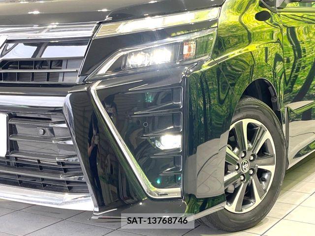Toyota VOXY 2019-09 8686885-12