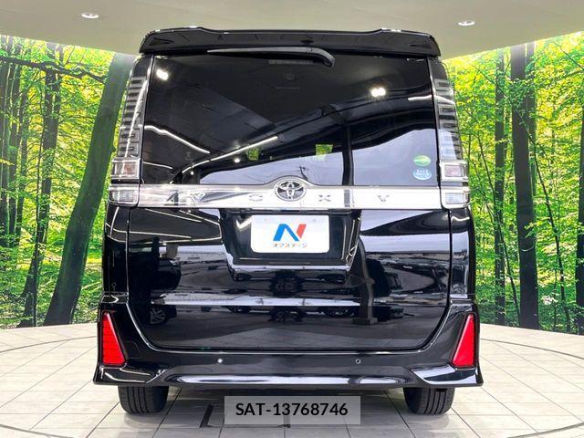 Toyota VOXY 2019-09 8686885-15
