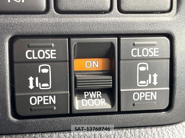 Toyota VOXY 2019-09 8686885-4