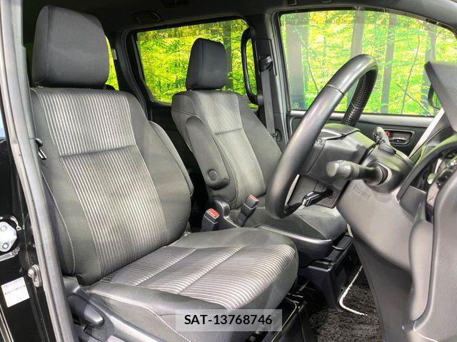 Toyota VOXY 2019-09 8686885-7