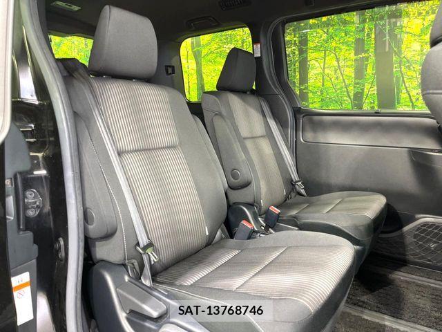 Toyota VOXY 2019-09 8686885-8