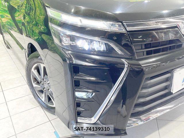 Toyota VOXY 2018-12 8686887-12