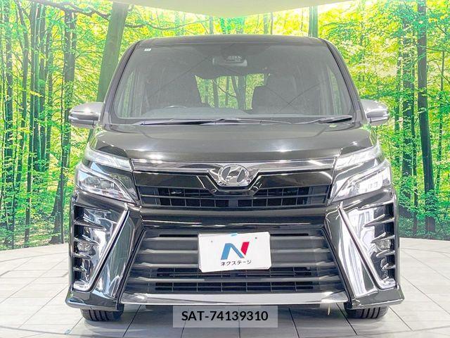 Toyota VOXY 2018-12 8686887-14