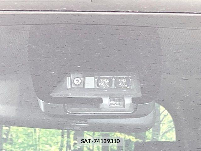 Toyota VOXY 2018-12 8686887-5