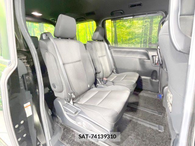 Toyota VOXY 2018-12 8686887-8