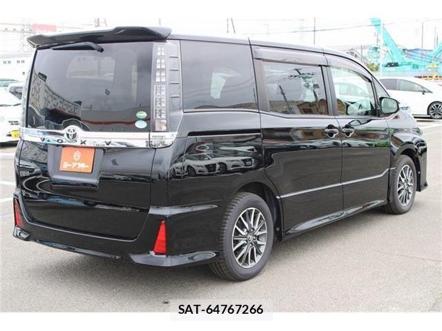 Toyota VOXY 2016-09 8686897-9