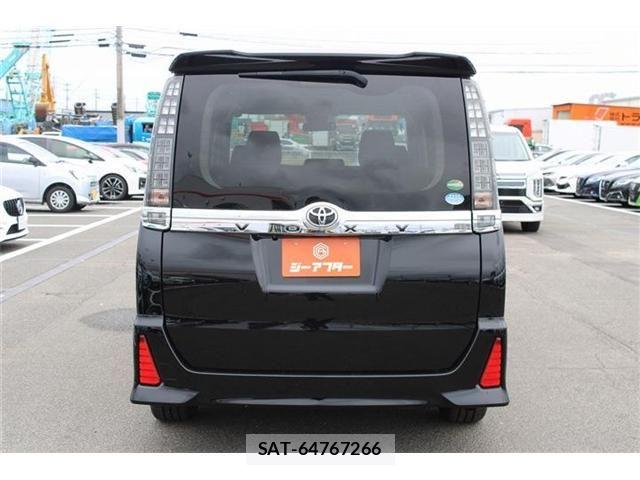 Toyota VOXY 2016-09 8686897-10