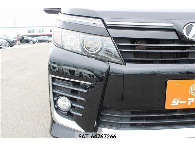Toyota VOXY 2016-09 8686897-15