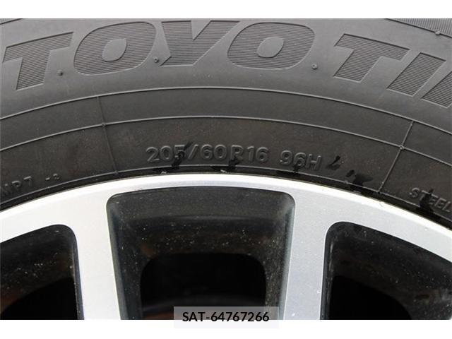 Toyota VOXY 2016-09 8686897-25