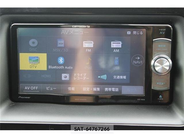 Toyota VOXY 2016-09 8686897-3