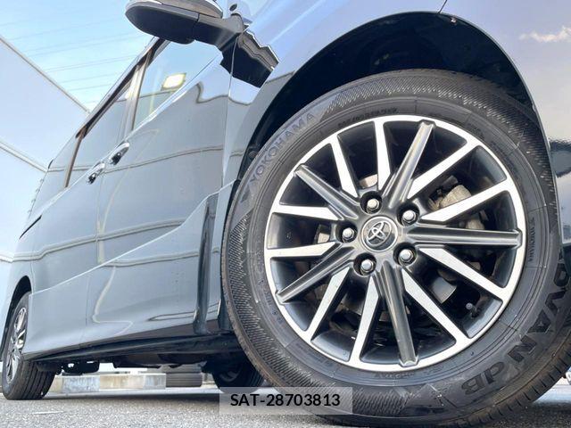 Toyota VOXY 2016-09 8686891-12