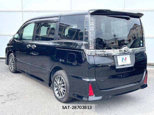 Toyota VOXY 2016-09 8686891-16