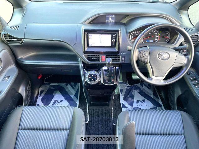 Toyota VOXY 2016-09 8686891-1