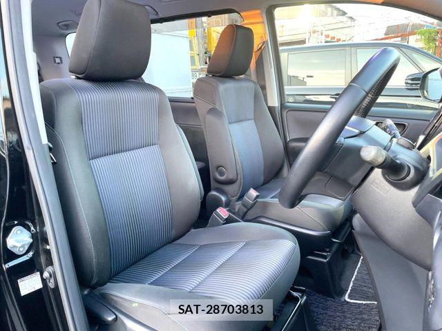 Toyota VOXY 2016-09 8686891-6