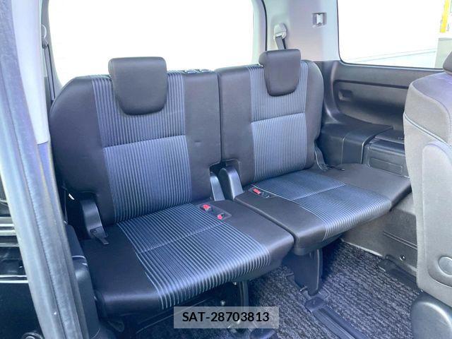 Toyota VOXY 2016-09 8686891-8