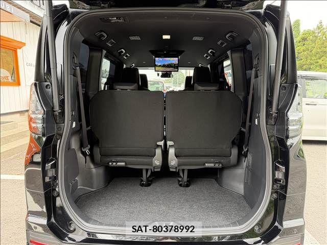 Toyota VOXY 2023-09 8686878-10