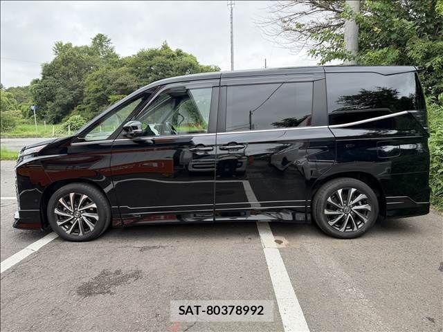 Toyota VOXY 2023-09 8686878-5