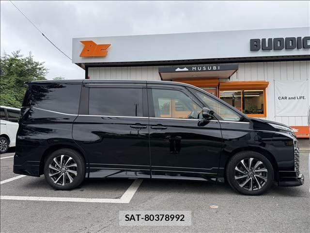 Toyota VOXY 2023-09 8686878-6