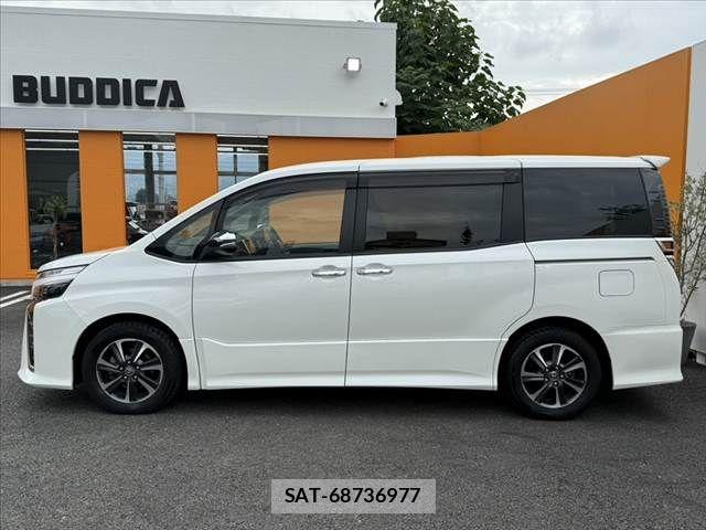 Toyota VOXY 2021-01 8686884-10