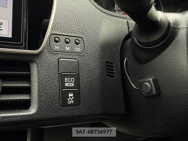 Toyota VOXY 2021-01 8686884-23