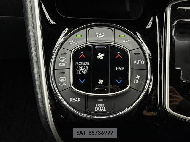 Toyota VOXY 2021-01 8686884-25